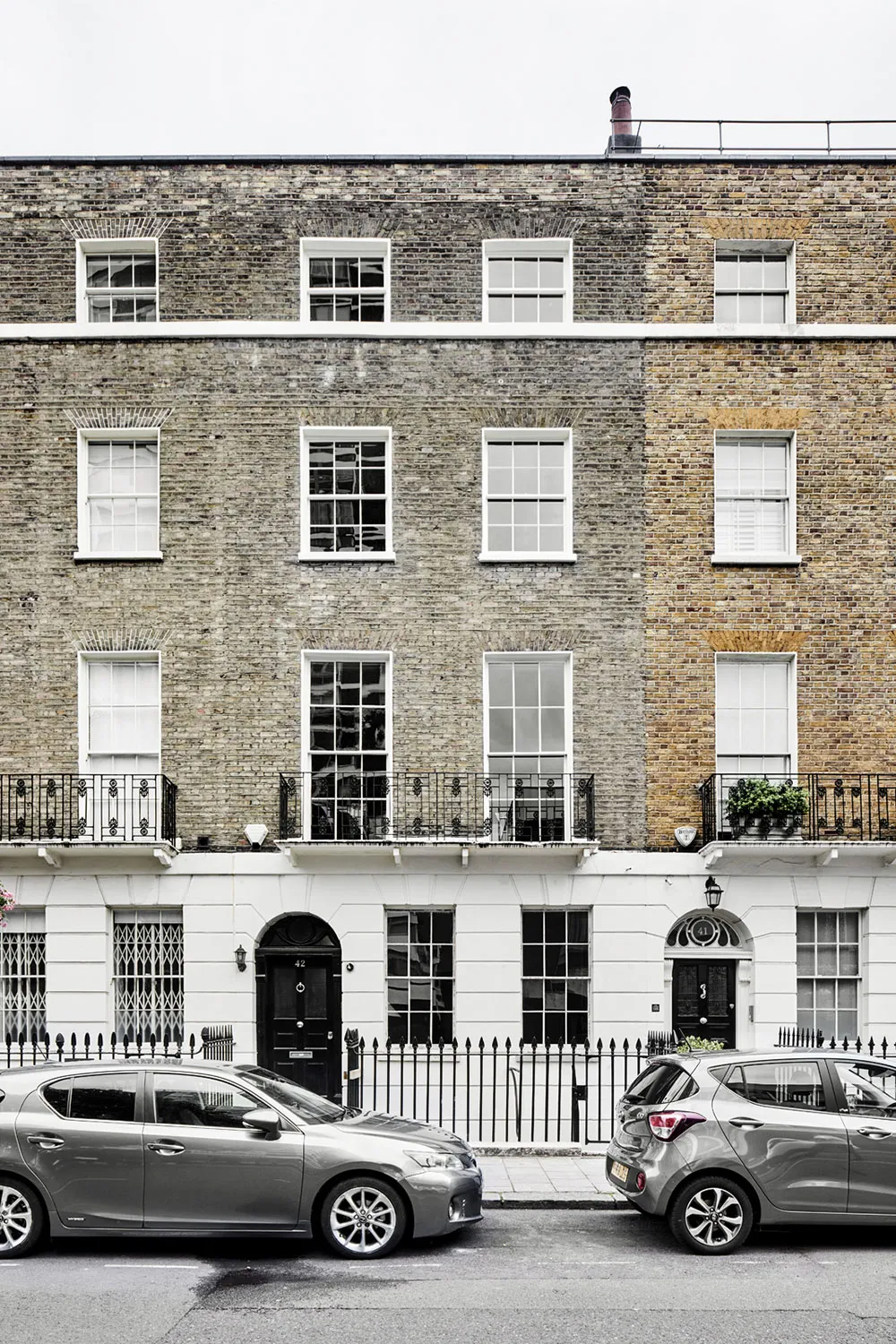 Sérénité et noblesse des intérieurs modernes d'un townhouse historique à Londres - Gallery image 1