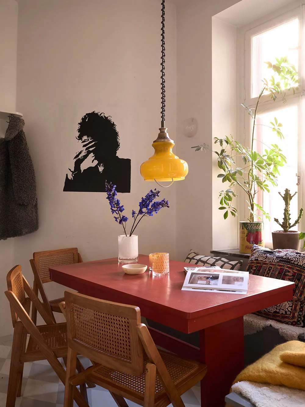 फरी सोफा एवं आरामदायक सजावट: स्टॉकहोम में स्थित एक हृदयस्पर्शी अपार्टमेंट (43 वर्ग मीटर) - Gallery image 11