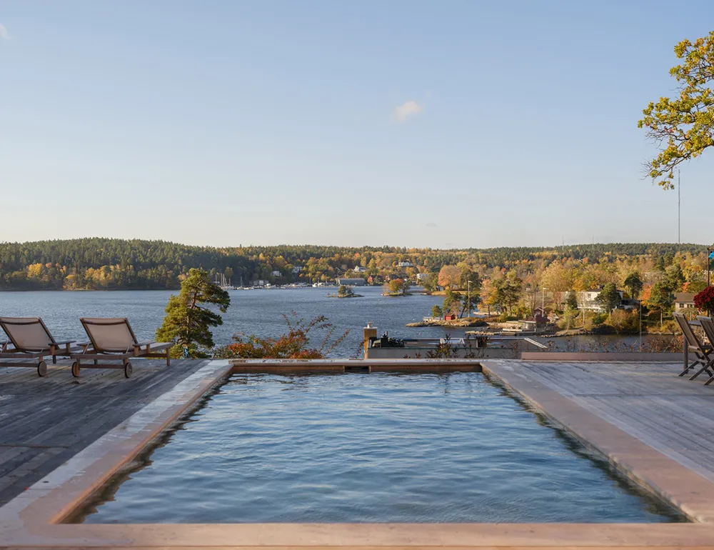 Enchanted Pink Cottage on the Coast in Sweden - Gallery image 1
