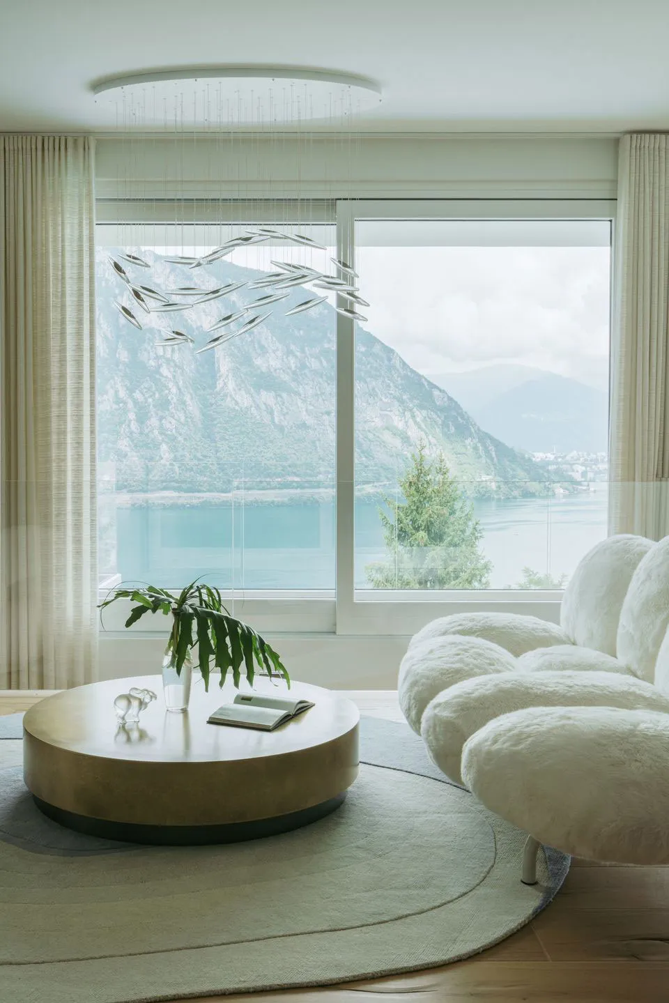Appartements mit Blick auf den See Lugano im Projekt von Janja Molodykh - Gallery image 1