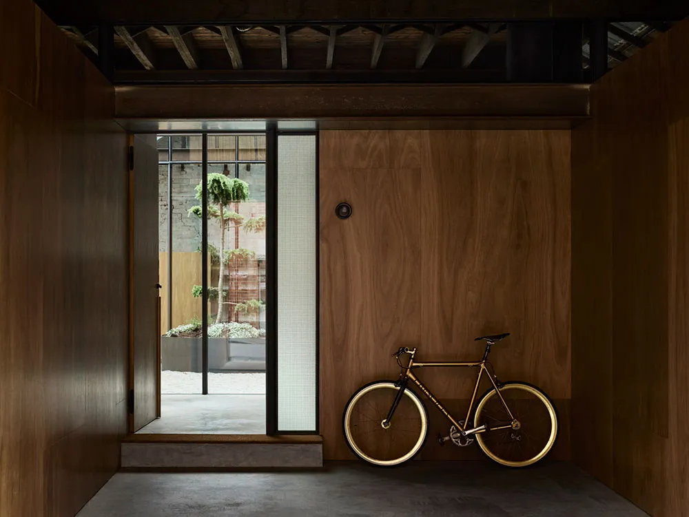 Un hermoso almacén de ladrillo se convirtió en un estilo hogar para una pareja de ancianos en Sídney - Gallery image 13