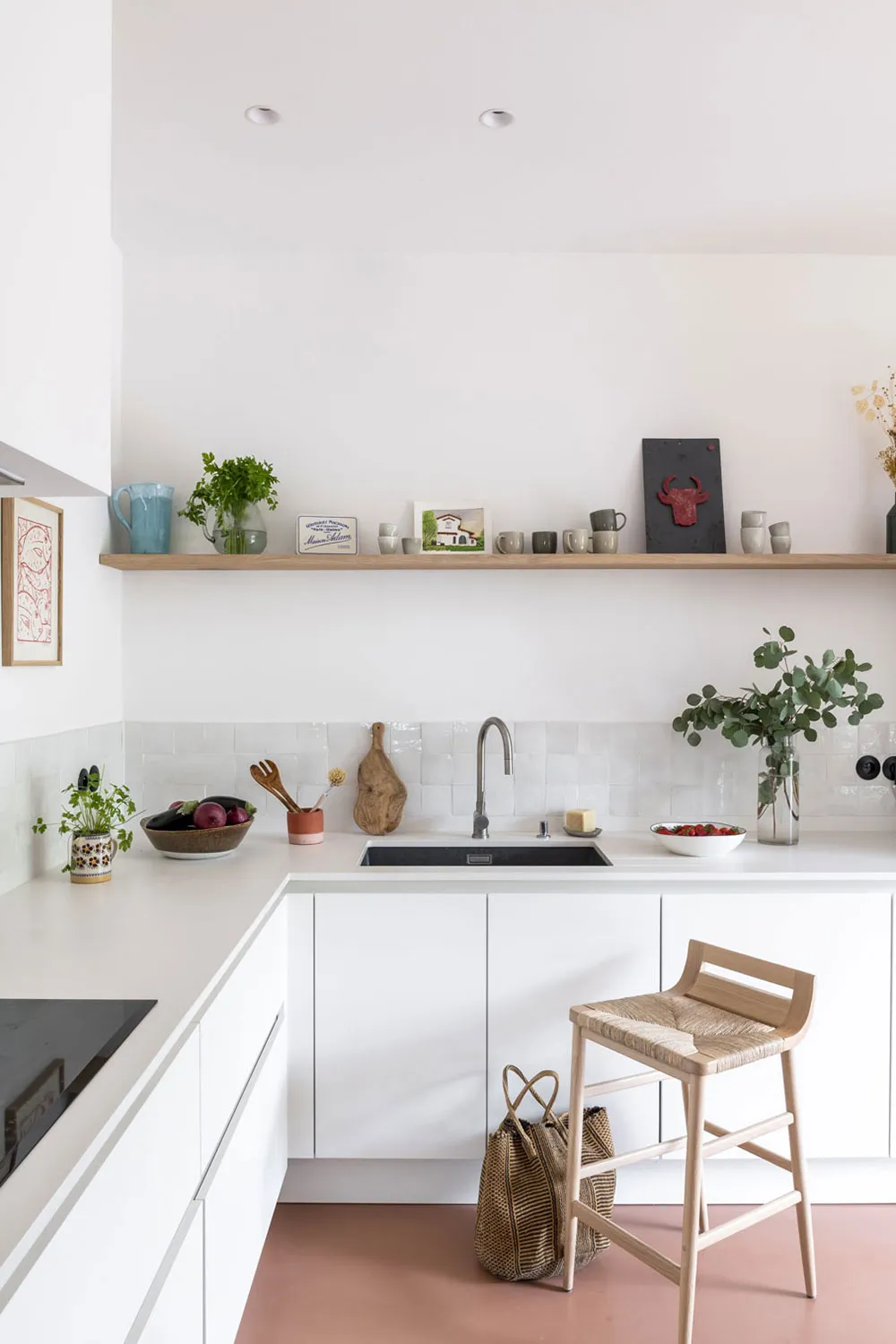 Beautiful Light Interiors of Charming Coastal House in France - Gallery image 5