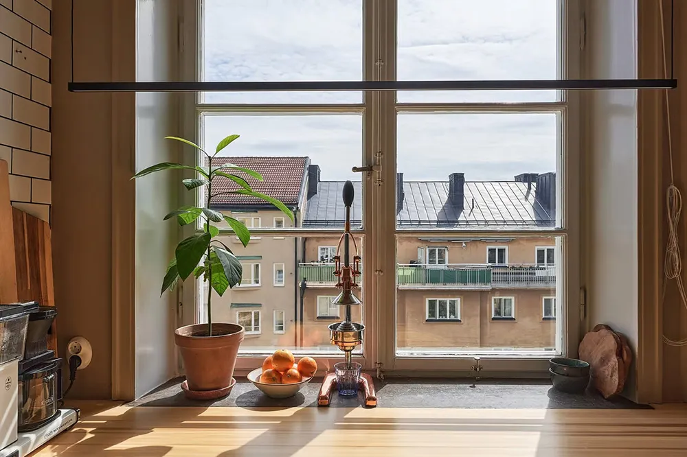 स्वीडिश अपार्टमेंट डिज़ाइन में असामान्य रंगों का उपयोग (59 वर्ग मीटर) - Gallery image 14