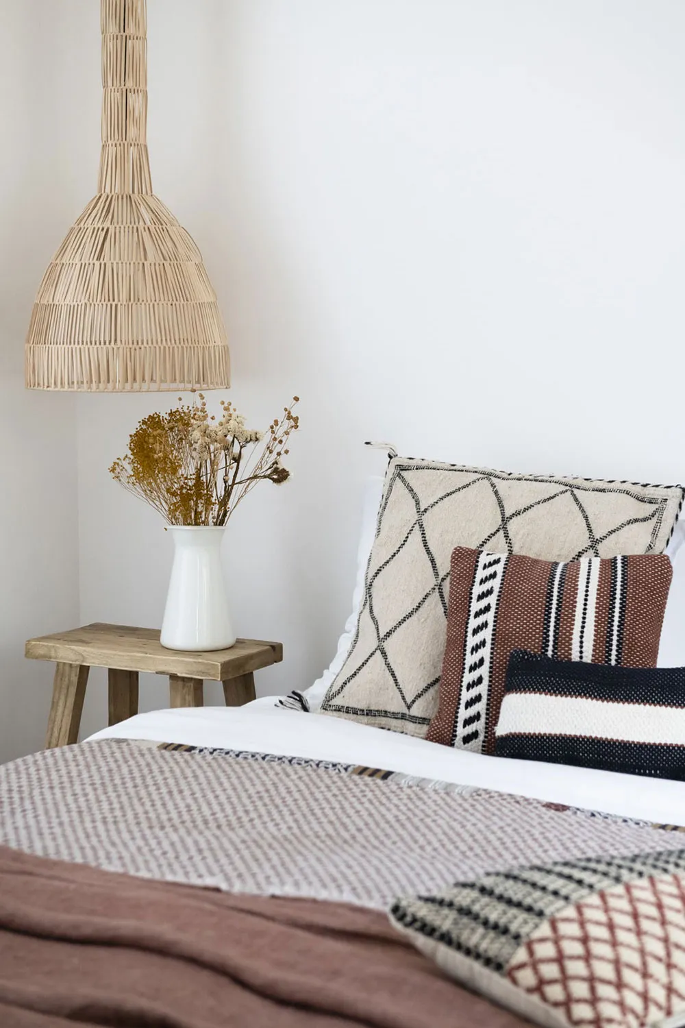 Beautiful Light Interiors of Charming Coastal House in France - Gallery image 18