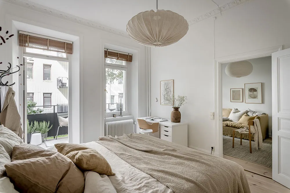 Sand-beige accents in the design of a light Scandinavian apartment (55 sq. m) - Gallery image 12