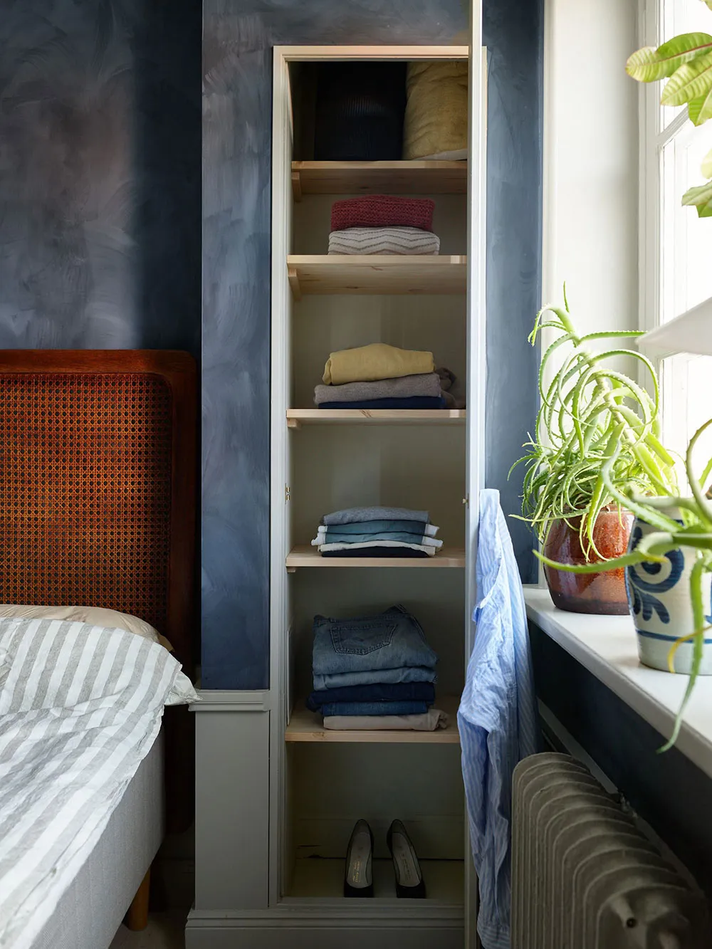 Необычный скандинавский интерьер з тьмями мазаними стінами (70 кв. м) - Gallery image 24