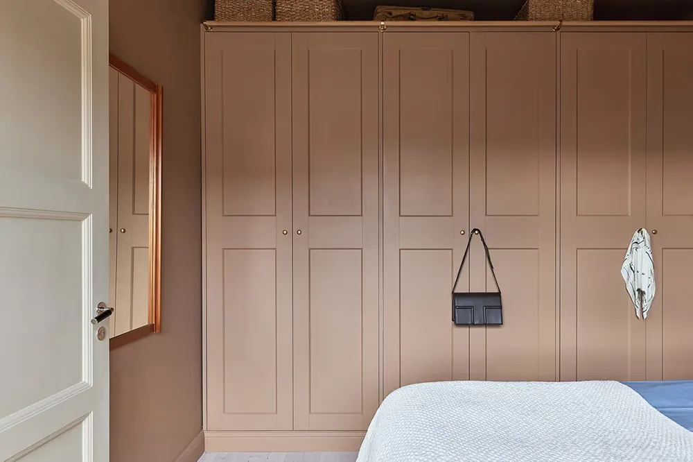 स्वीडिश अपार्टमेंट डिज़ाइन में असामान्य रंगों का उपयोग (59 वर्ग मीटर) - Gallery image 6