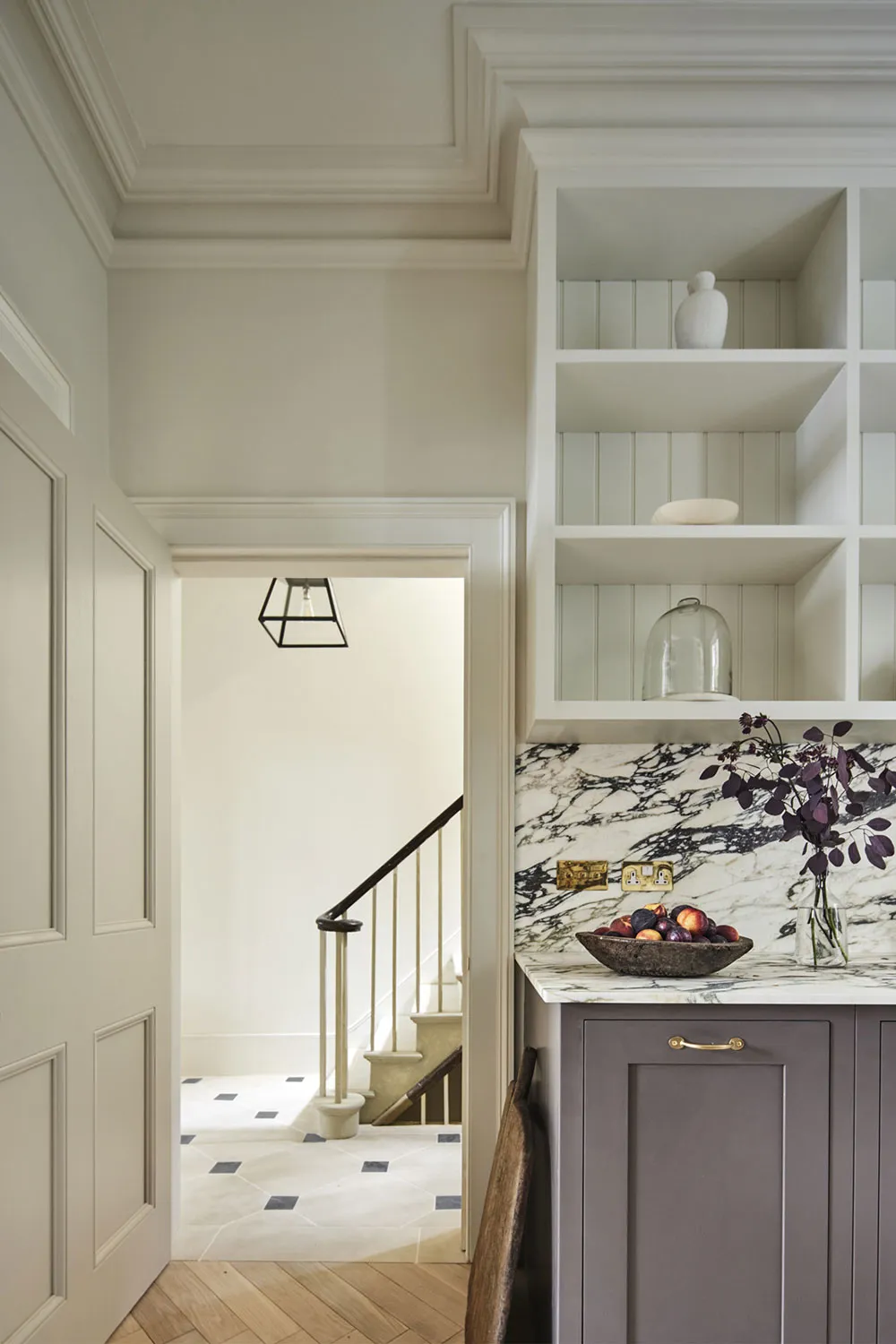 Sérénité et noblesse des intérieurs modernes d'un townhouse historique à Londres - Gallery image 10