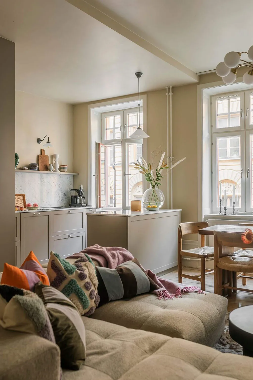 Gemütlicher und entspannender Interior-Design einer Wohnung in Schweden - Gallery image 2