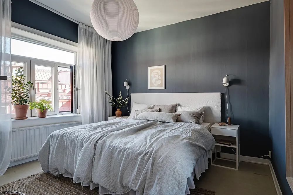 Уютный черно-белый интерьер шведской квартиры - Gallery image 23