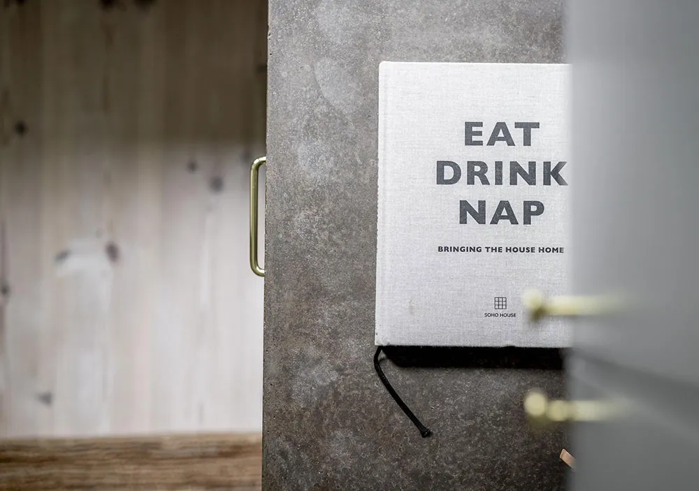 Sand-beige accents in the design of a light Scandinavian apartment (55 sq. m) - Gallery image 23