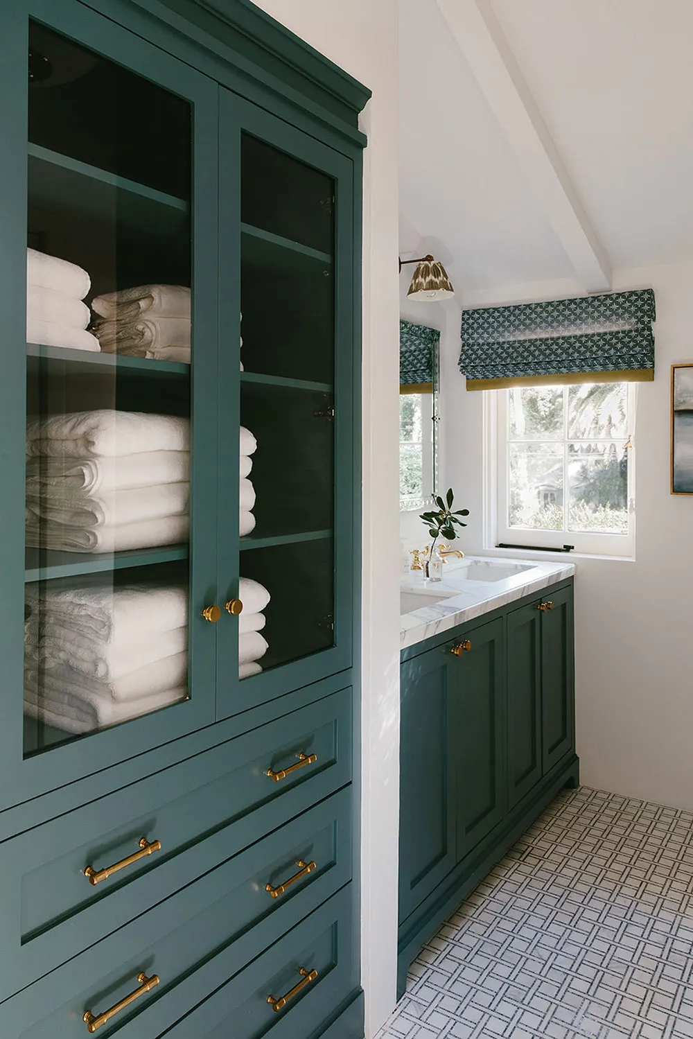 Уютне оновлення будинку в середземноморському стилі в Каліфорнії - Gallery image 19