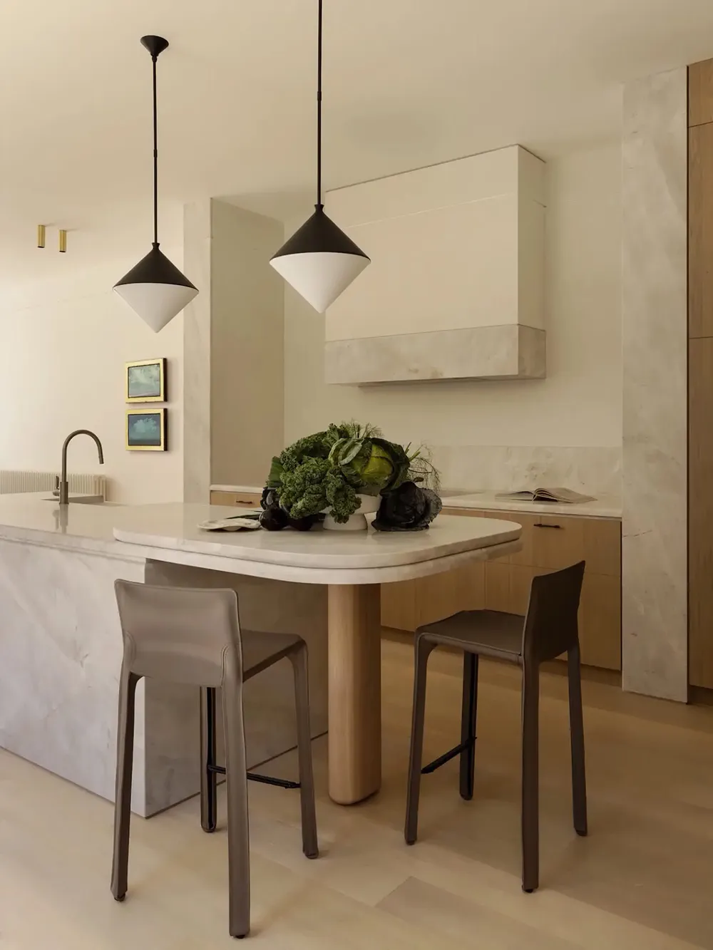 Спокойный современный интерьер в Мельбурне с пастельными вставками и искусством - Gallery image 13