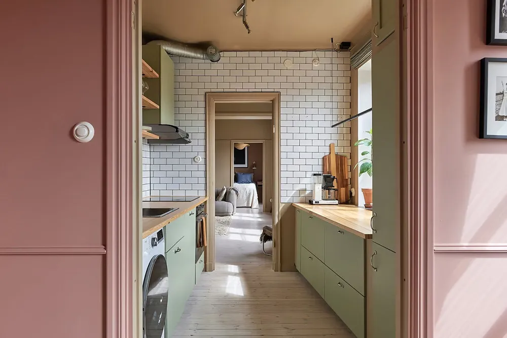 स्वीडिश अपार्टमेंट डिज़ाइन में असामान्य रंगों का उपयोग (59 वर्ग मीटर) - Gallery image 18