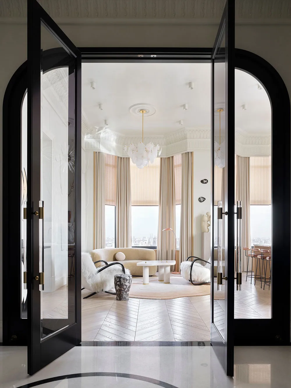 Hohe Decken und exklusiver moderner Design: beeindruckender Penthouse in Moskau - Gallery image 1