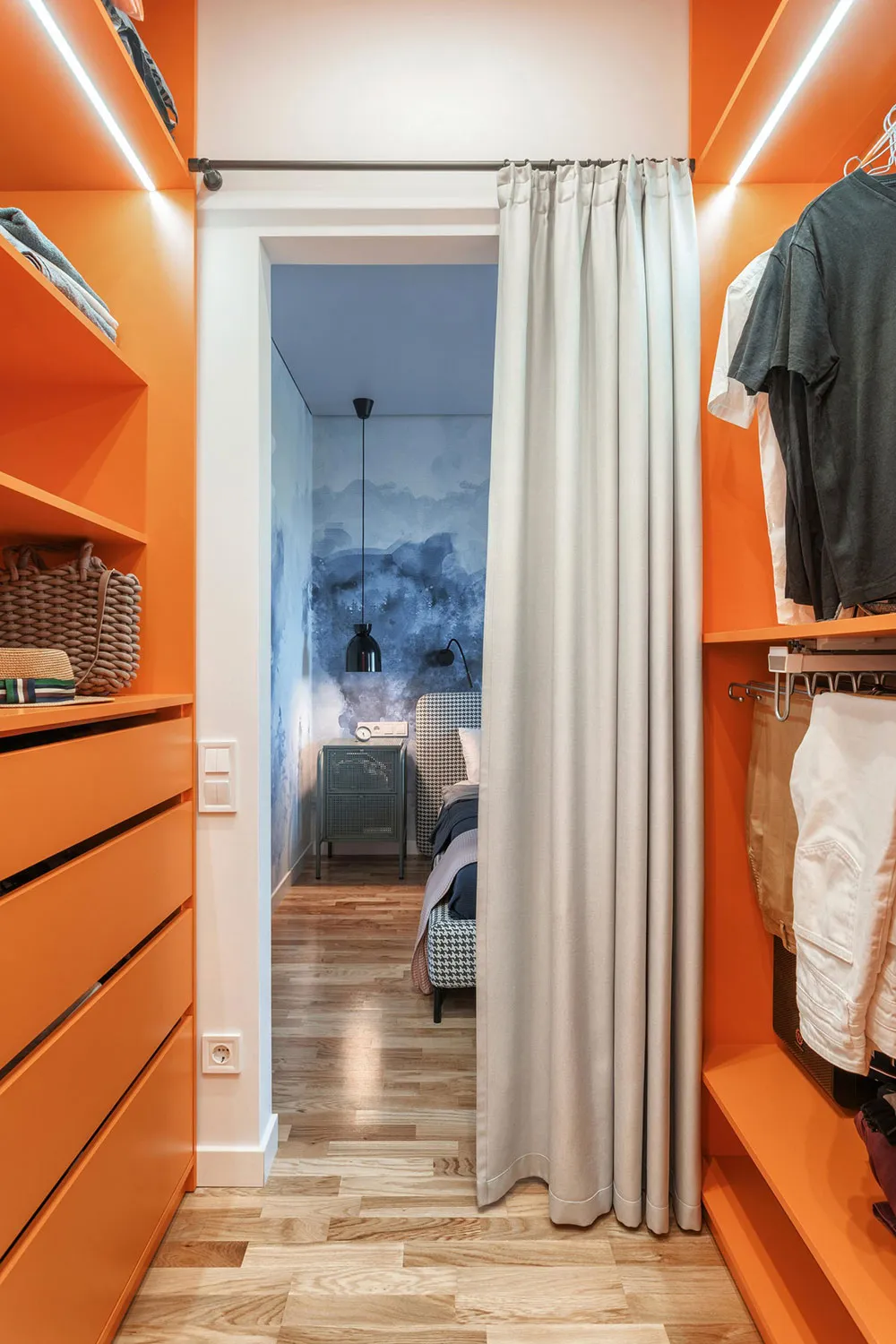 Diseño de interior moderno colorido para una familia joven con perro en Kiev (75 m²) - Gallery image 7