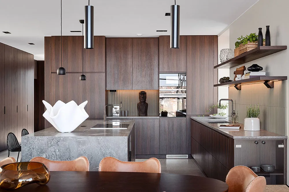 スウェーデンにある、夕日の景色を楽しめるモダンな住宅で、インテリアも上品です。 - Gallery image 7