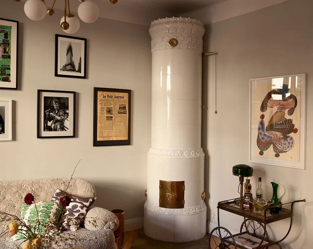 फरी सोफा एवं आरामदायक सजावट: स्टॉकहोम में स्थित एक हृदयस्पर्शी अपार्टमेंट (43 वर्ग मीटर) - Gallery image 4