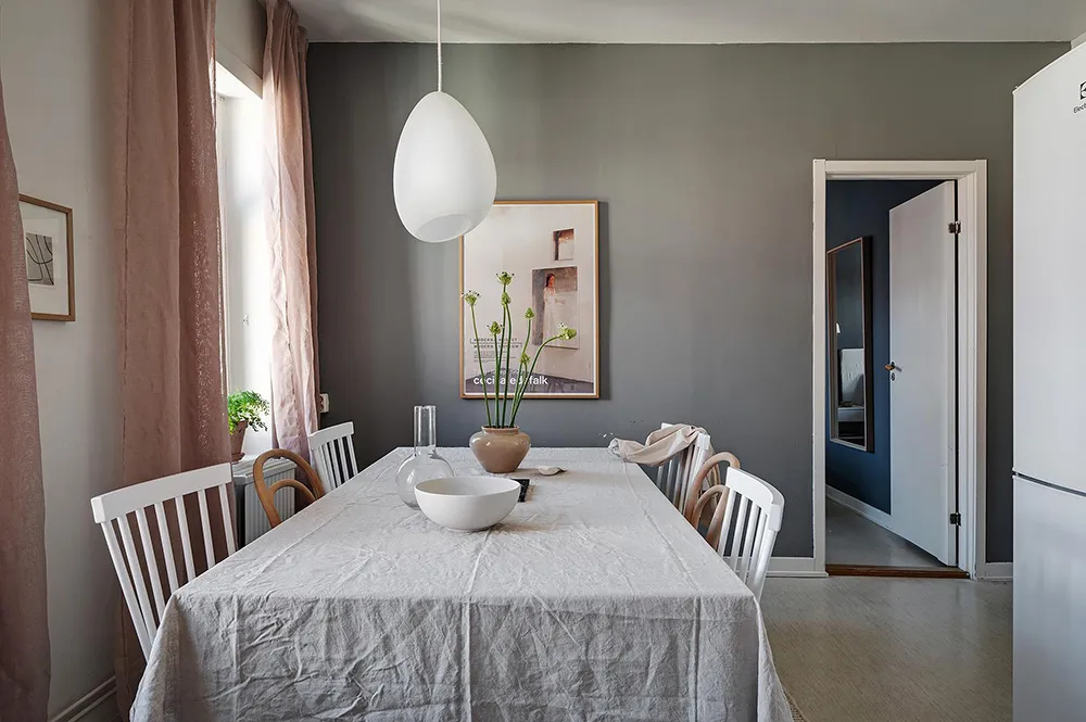 Уютный черно-белый интерьер шведской квартиры - Gallery image 21