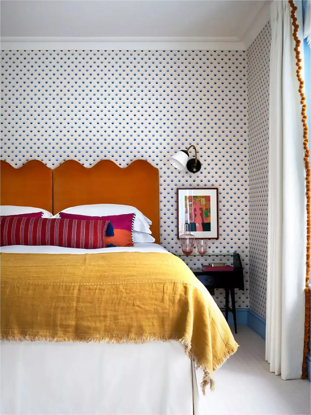 Mix lebhafter Farben und interessanter Muster im Zentrum von London - Gallery image 4