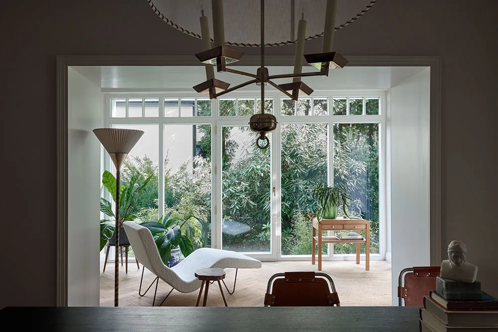 Mueble vintage y toques modernos: apartamento de diseñador en Varsovia - Gallery image 10