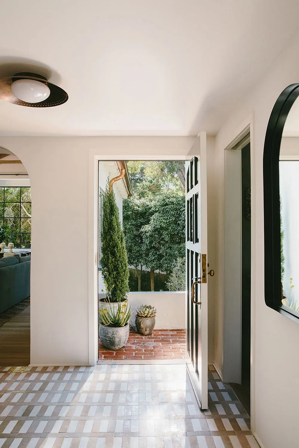 Уютне оновлення будинку в середземноморському стилі в Каліфорнії - Gallery image 21