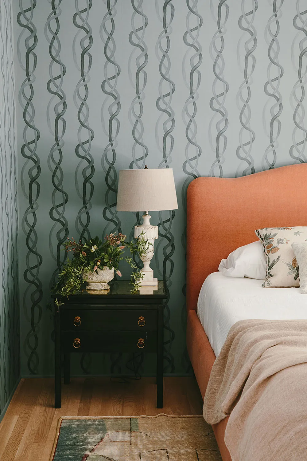 Уютне оновлення будинку в середземноморському стилі в Каліфорнії - Gallery image 11