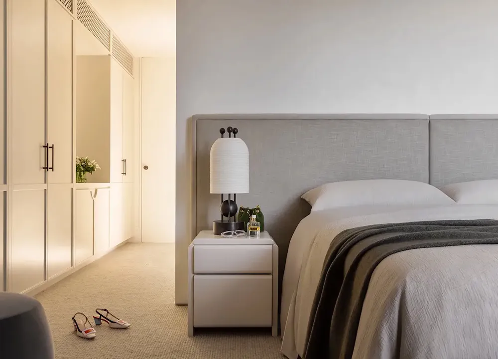 Спокойный современный интерьер в Мельбурне с пастельными вставками и искусством - Gallery image 16