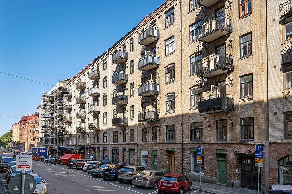 Уютный черно-белый интерьер шведской квартиры - Gallery image 29