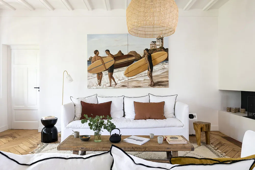 Beautiful Light Interiors of Charming Coastal House in France - Gallery image 3