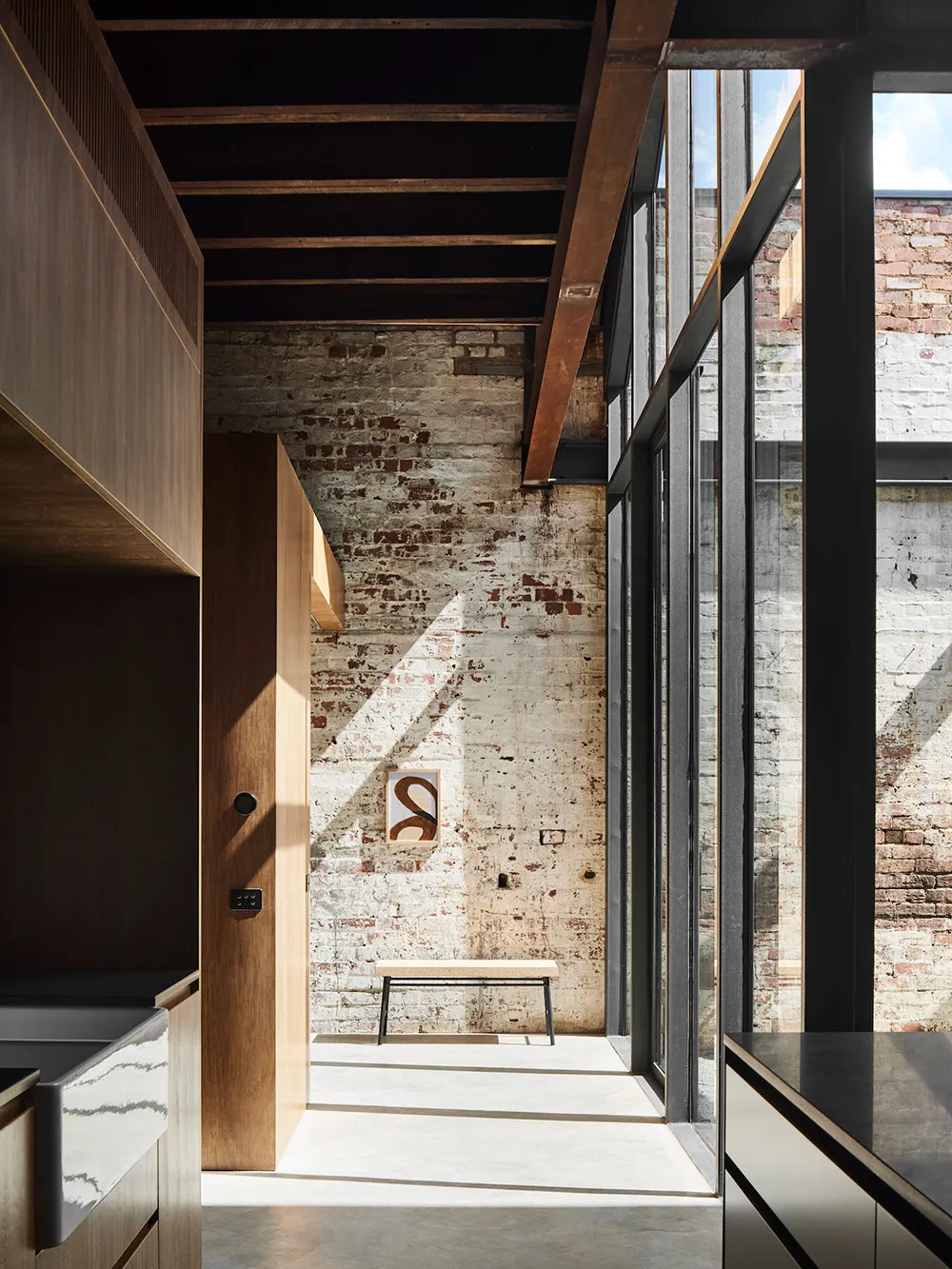 Un hermoso almacén de ladrillo se convirtió en un estilo hogar para una pareja de ancianos en Sídney - Gallery image 4