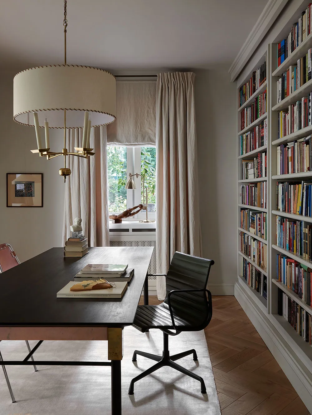 Mueble vintage y toques modernos: apartamento de diseñador en Varsovia - Gallery image 11