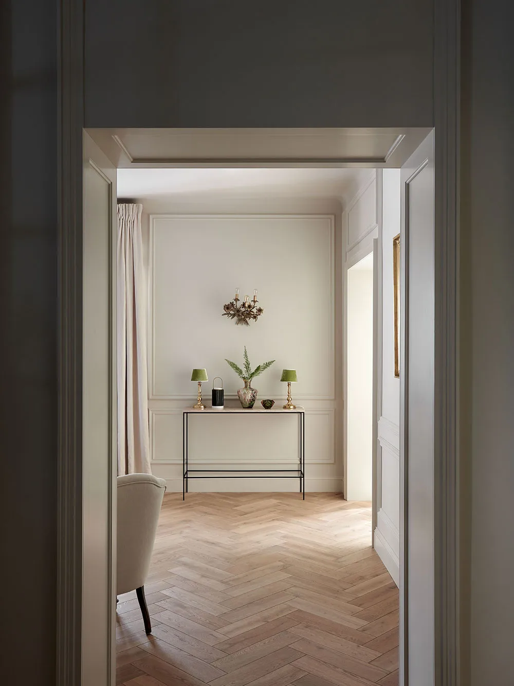 Mueble vintage y toques modernos: apartamento de diseñador en Varsovia - Gallery image 7