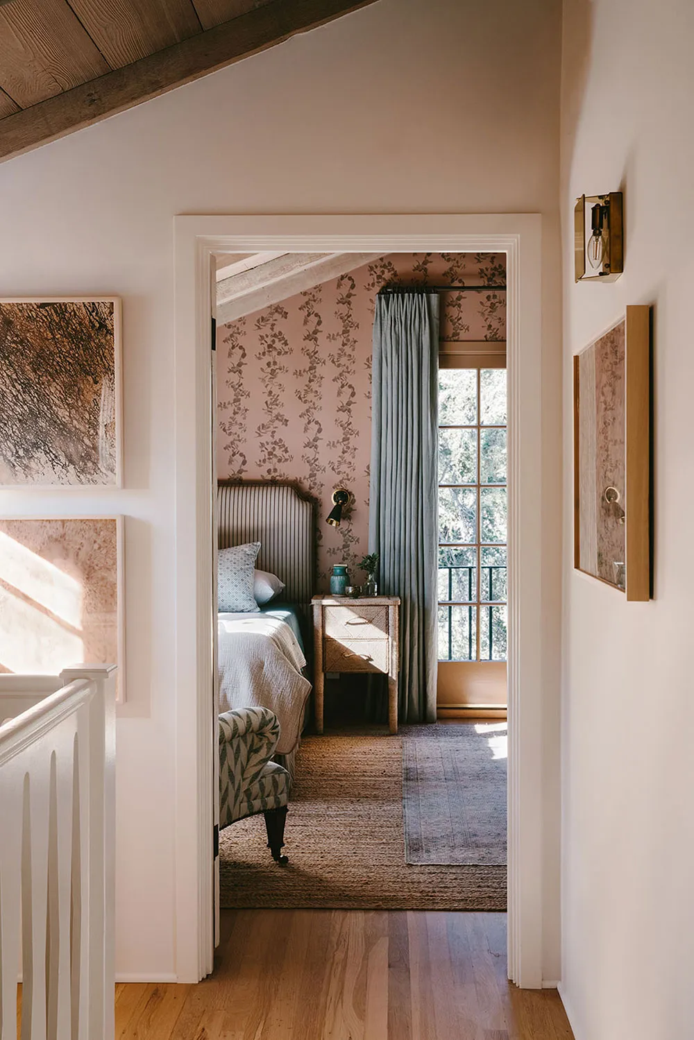 Уютне оновлення будинку в середземноморському стилі в Каліфорнії - Gallery image 16