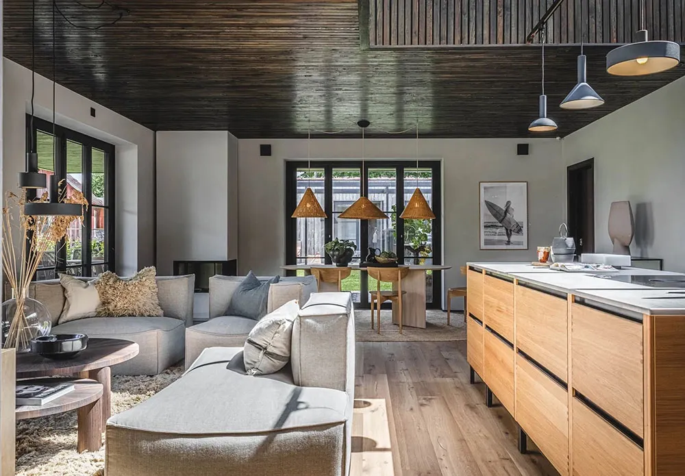 Стильные натуральные интерьеры шведского дома из дерева и камня - Gallery image 8