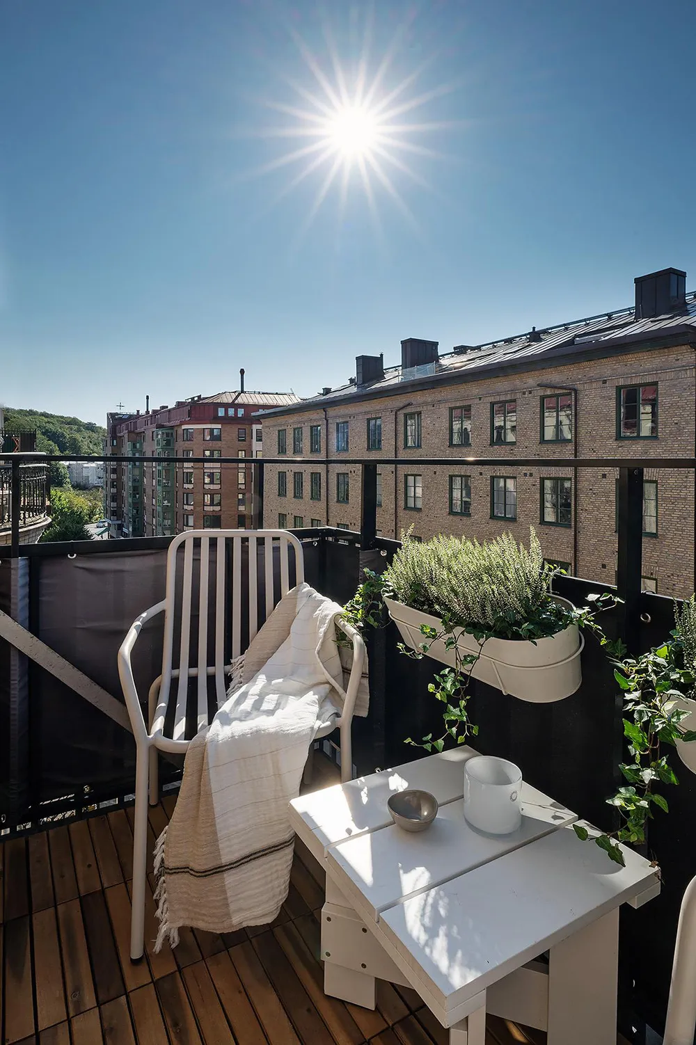 Уютный черно-белый интерьер шведской квартиры - Gallery image 3