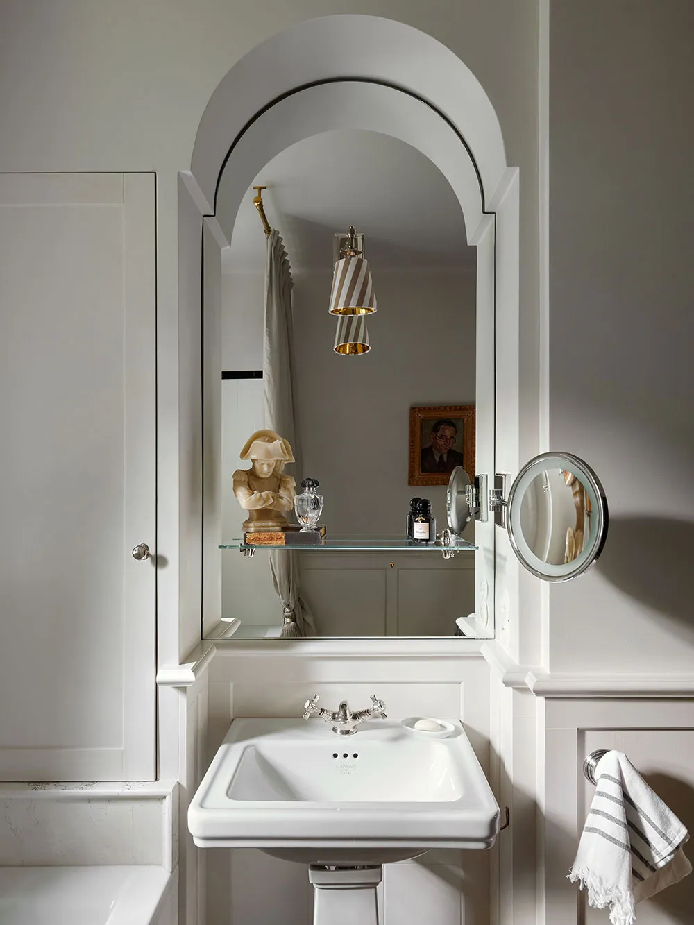 Mueble vintage y toques modernos: apartamento de diseñador en Varsovia - Gallery image 8