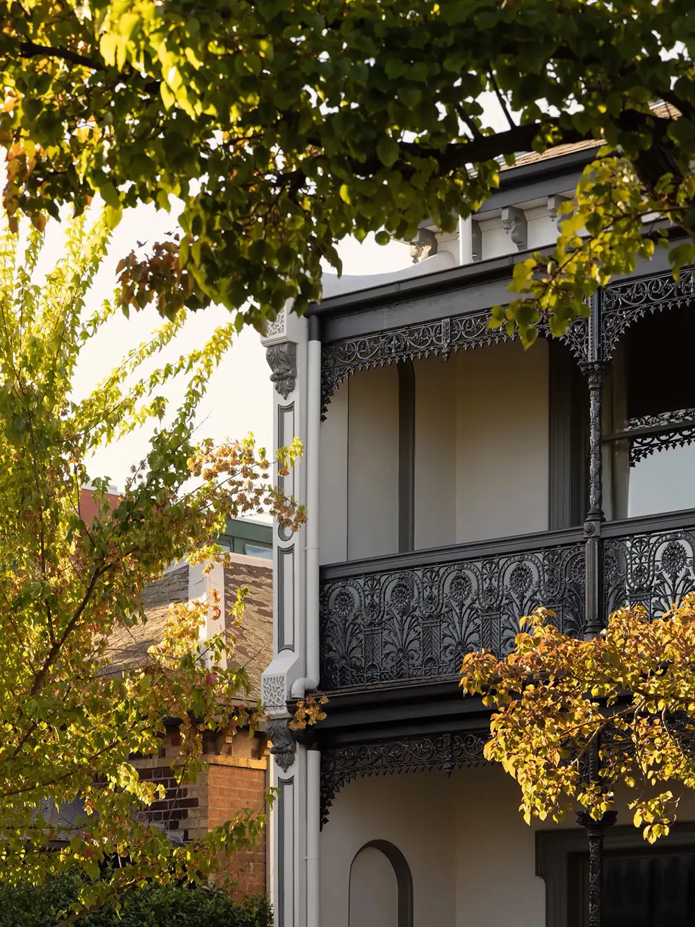 Спокойный современный интерьер в Мельбурне с пастельными вставками и искусством - Gallery image 23