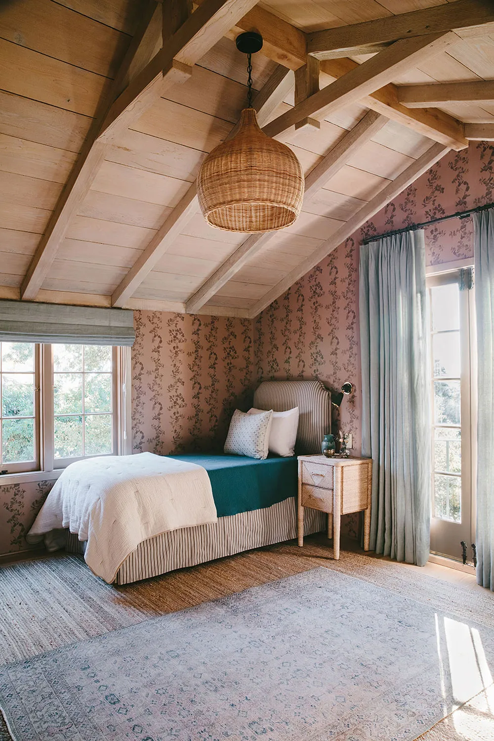 Уютне оновлення будинку в середземноморському стилі в Каліфорнії - Gallery image 17