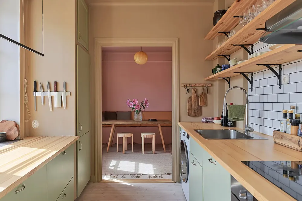 स्वीडिश अपार्टमेंट डिज़ाइन में असामान्य रंगों का उपयोग (59 वर्ग मीटर) - Gallery image 11