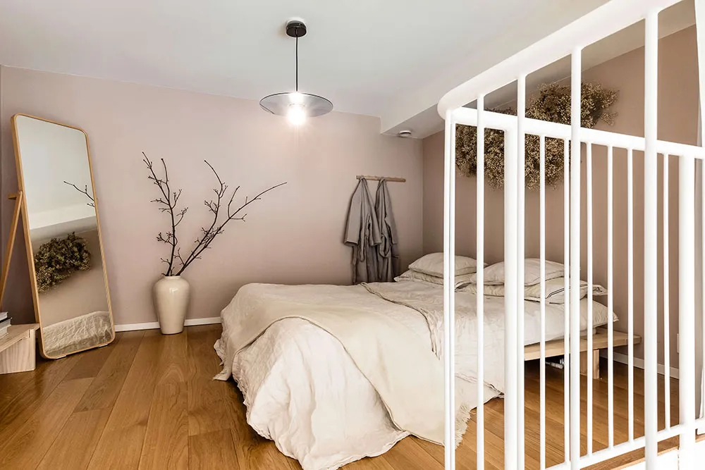 Jasny loft w Stokholmie z niezwykle wysokimi sufitami i patio - Gallery image 17