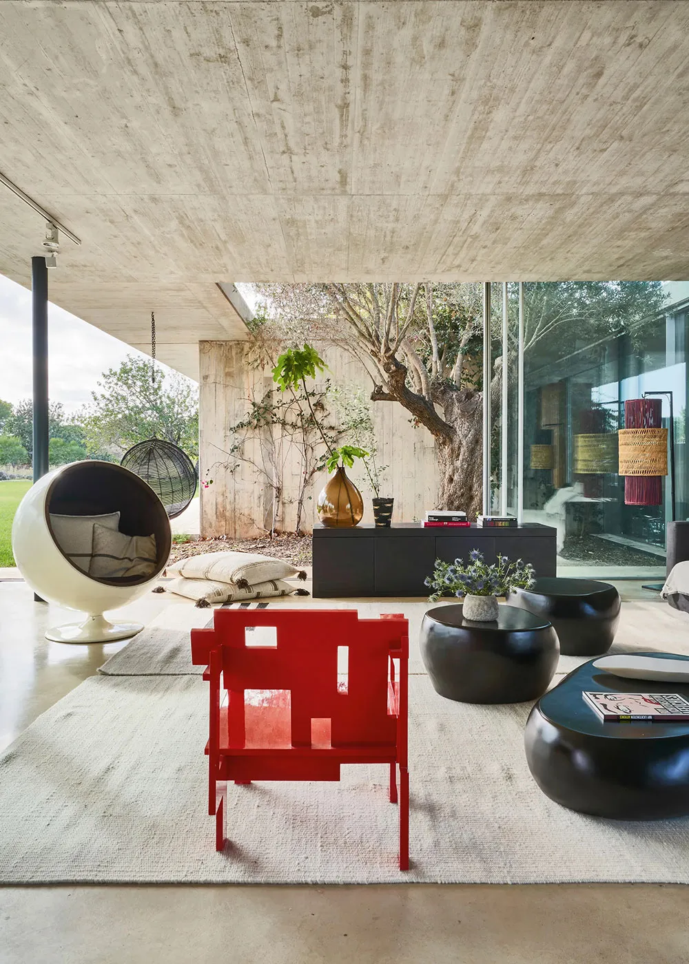 Piękno przemysłowych detali w designie nowoczesnej wille na Ibice - Gallery image 6