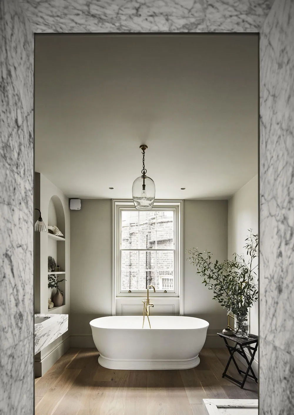 Sérénité et noblesse des intérieurs modernes d'un townhouse historique à Londres - Gallery image 16