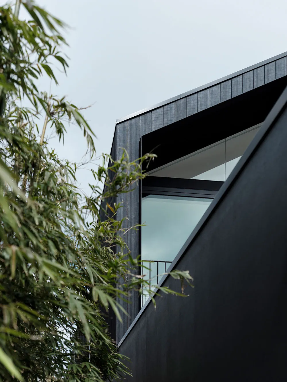 Diseño moderno luminoso con fuertes contrastes en Sídney - Gallery image 21