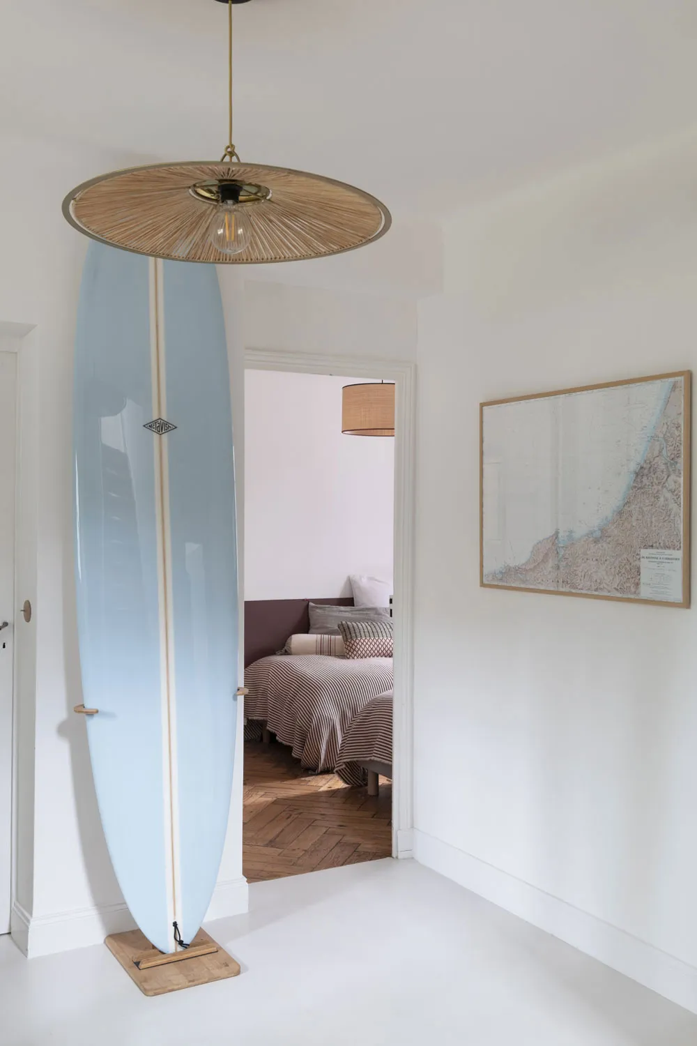 Beautiful Light Interiors of Charming Coastal House in France - Gallery image 11