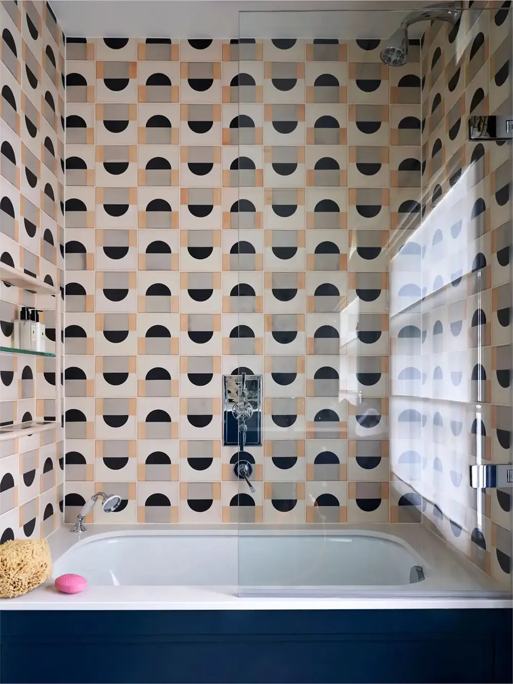 Mix lebhafter Farben und interessanter Muster im Zentrum von London - Gallery image 13