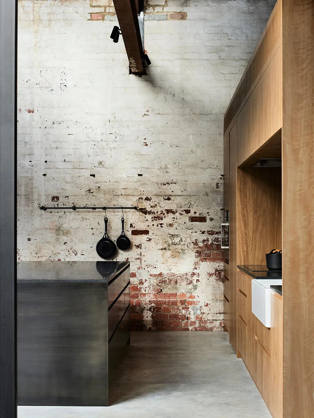 Un hermoso almacén de ladrillo se convirtió en un estilo hogar para una pareja de ancianos en Sídney - Gallery image 3