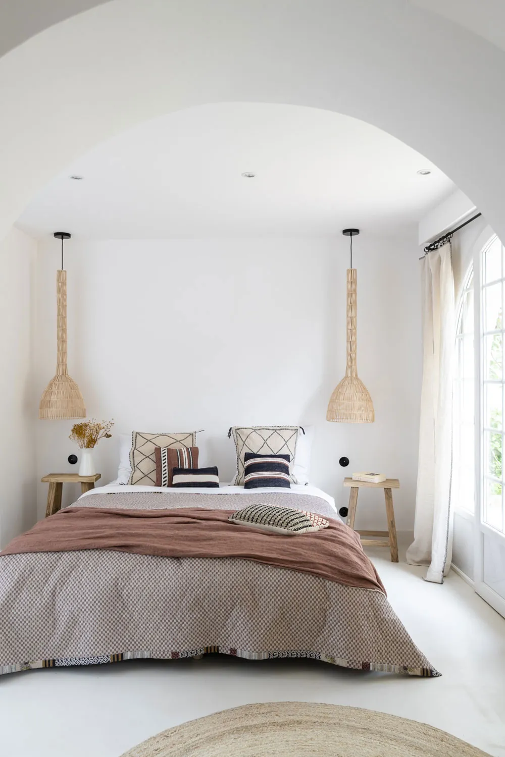 Beautiful Light Interiors of Charming Coastal House in France - Gallery image 13