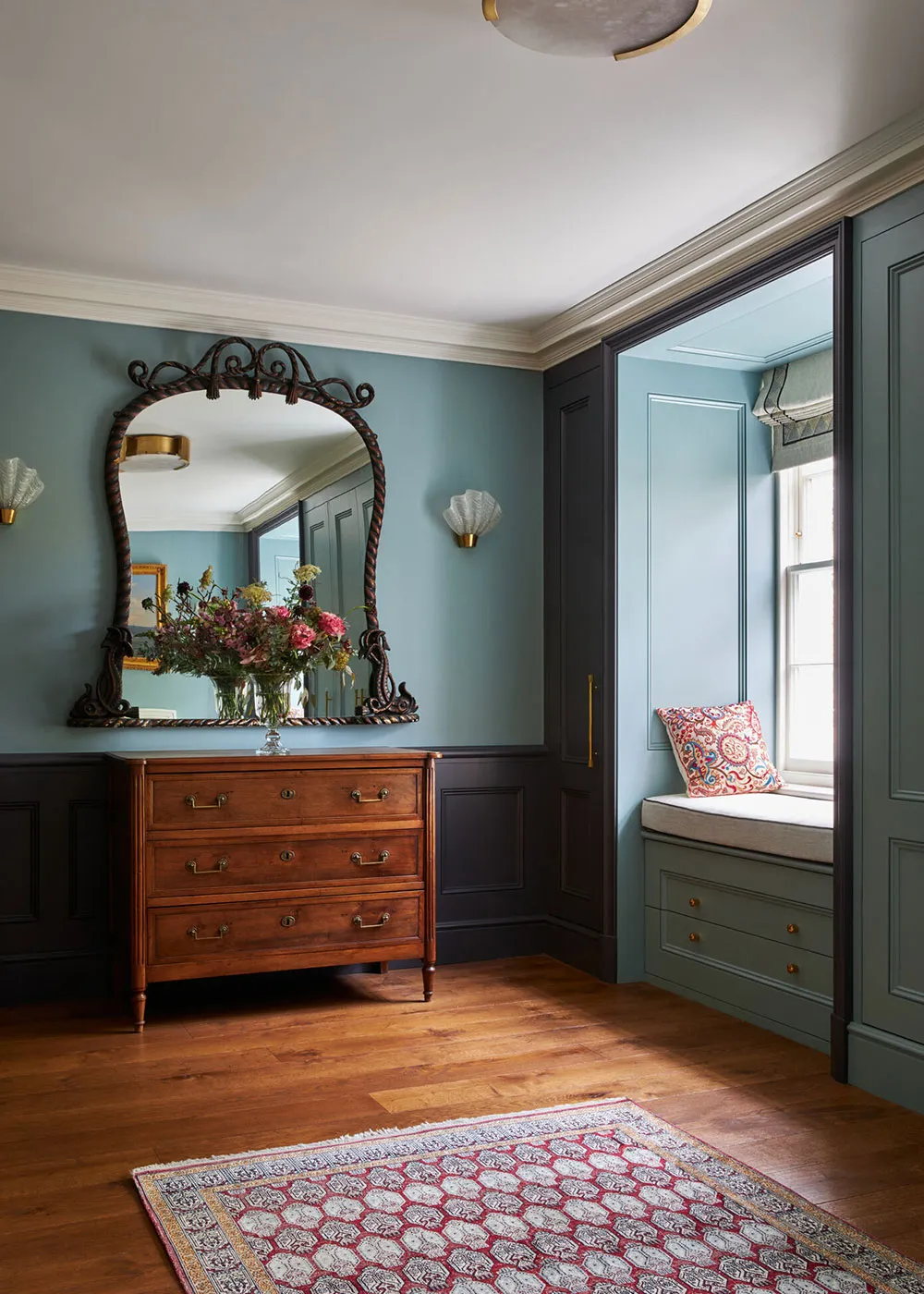 Beautiful Details of Updated Georgian Townhouse Interiors in London - Gallery image 19