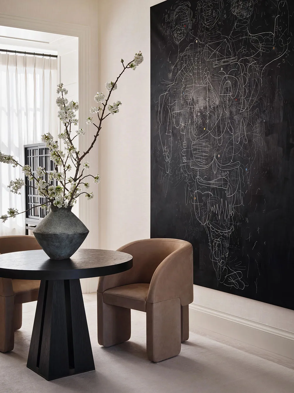 Intérieur élégant et chaleureux à Londres avec de la stuc sur les murs - Gallery image 9